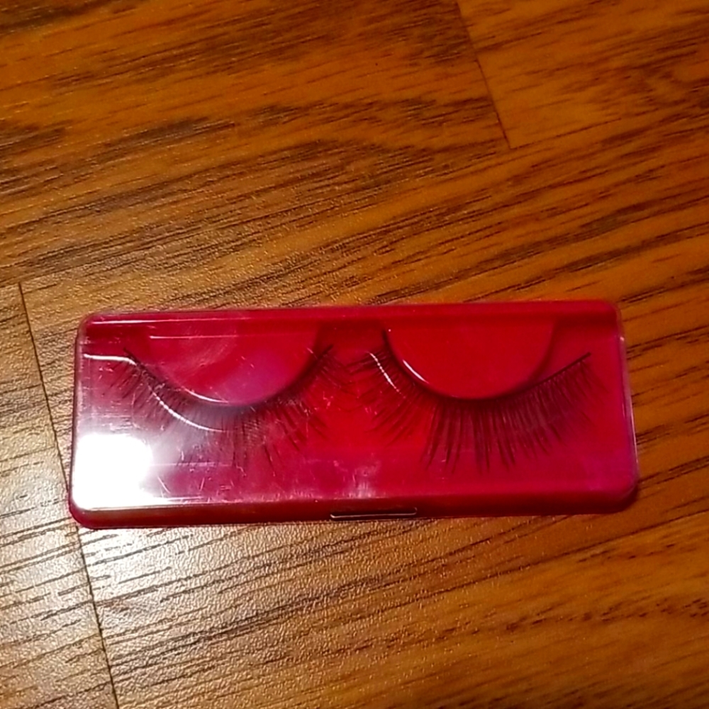 Free with bundle lashes